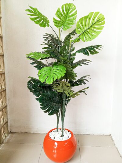 Maintenance-free decorative plant