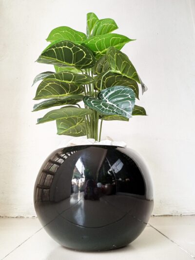 Modern artificial plant décor