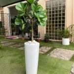 Artificial fiddle leaf tree