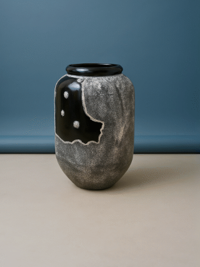 Akhe Vase
