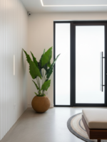 Artificial Cocoyam Plant 135cm–150cm in Rustic Round Ball Fiberglass Vase | Indoor Décor Nigeria - Image 2